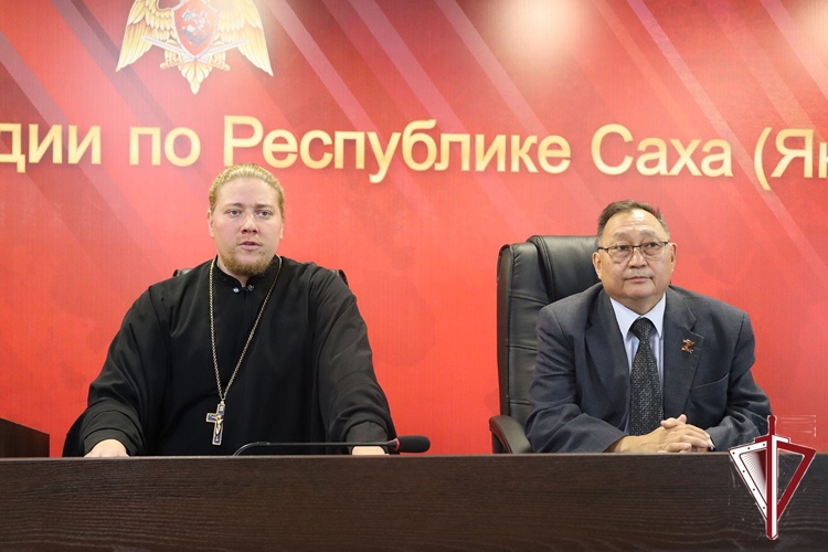 Отец Александр провел беседу с росгвардейцами