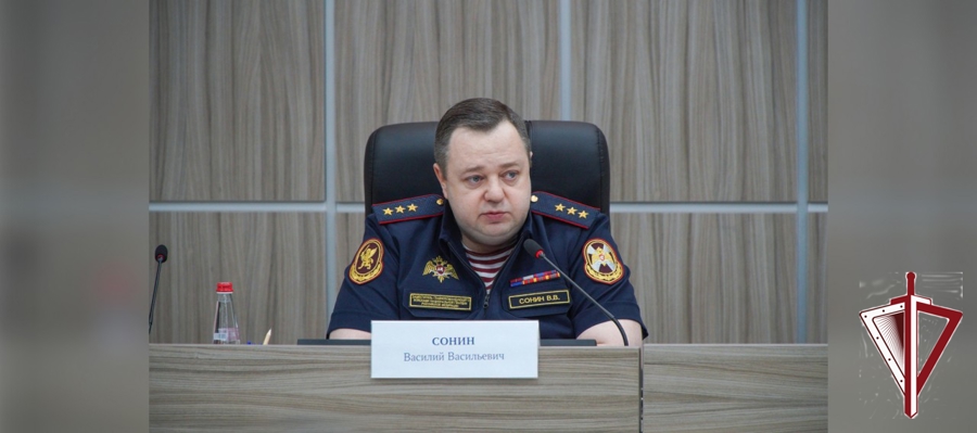Заместитель директора Росгвардии генерал-полковник полиции Василий Сонин определил приоритеты развития вневедомственной охраны на Всероссийском совещании в Туле 