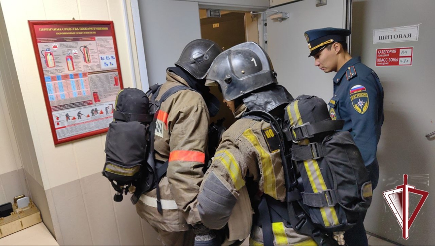 В Якутске сотрудники и персонал УВО тренировались действовать в случае пожара