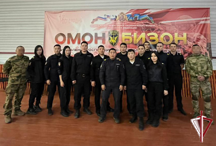 В ОМОНе «Бизон» прошел день открытых дверей для слушателей Центра профподготовки МВД Якутии