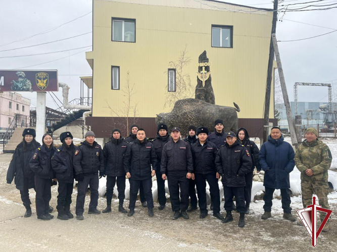 В ОМОНе «Бизон» прошел день открытых дверей для слушателей Центра профподготовки МВД Якутии