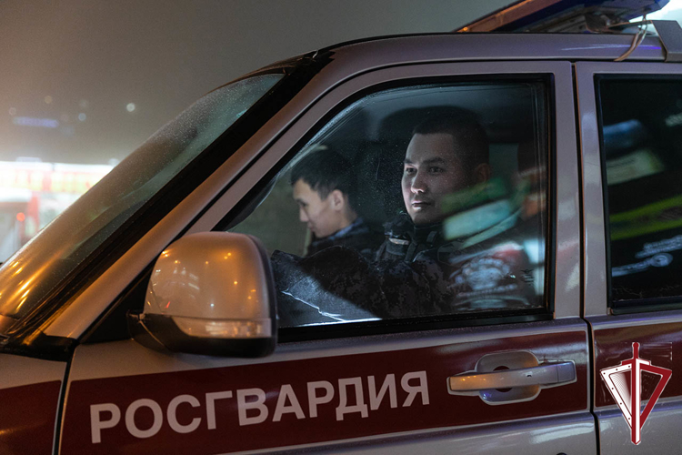 Хроники Росгвардии: в Якутске задержаны дебоширы в ресторане и трое угонщиков автомашины
