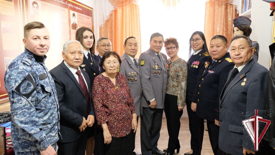 Музейная комната вневедомственной охраны Якутии пополнилась экспозицией о ветеране службы Валентине Остроуховой