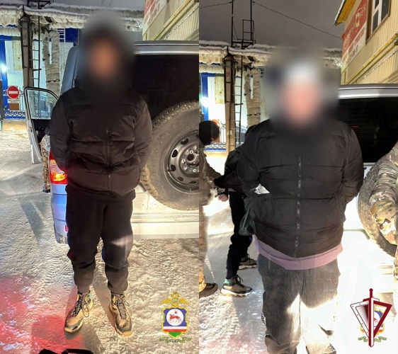 В Якутске с участием СОБР "Алмаз" Росгвардии задержаны наркокурьеры с 36 свертками гашиша