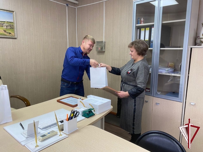 Глава администрации Олекминска поздравил сотрудников ОВО с профессиональным праздником