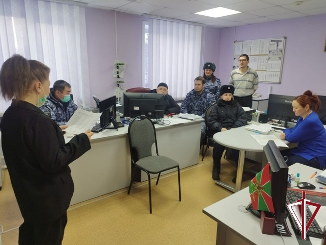Личный состав ОВО в Нерюнгри обучился финансовой грамотности