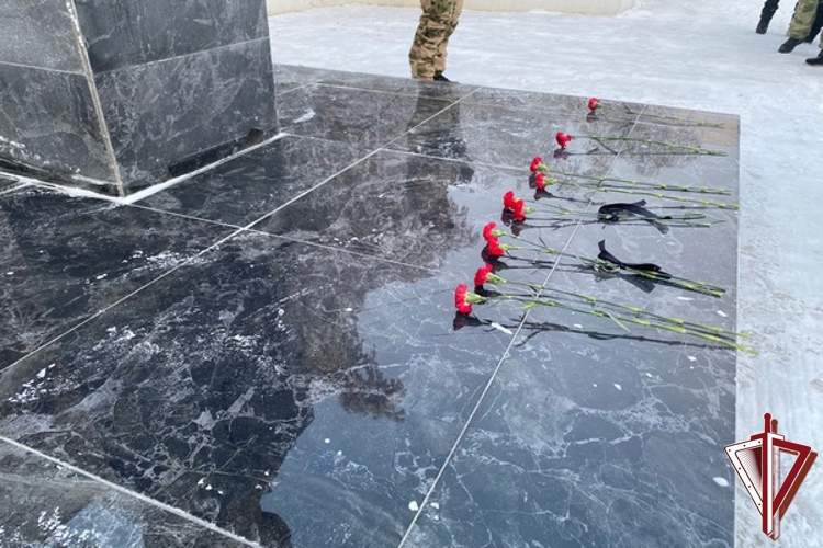 В Якутске росгвардейцы почтили память погибших омоновцев Александра Рыжикова и Станислава Голомарева
