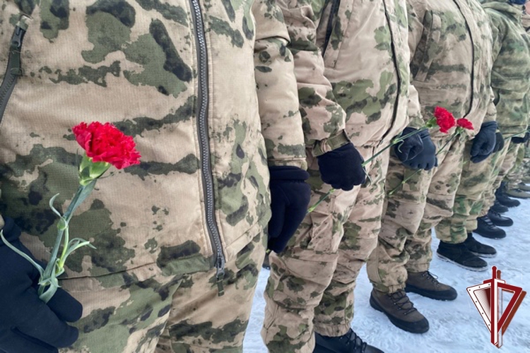В Якутске росгвардейцы почтили память погибших омоновцев Александра Рыжикова и Станислава Голомарева