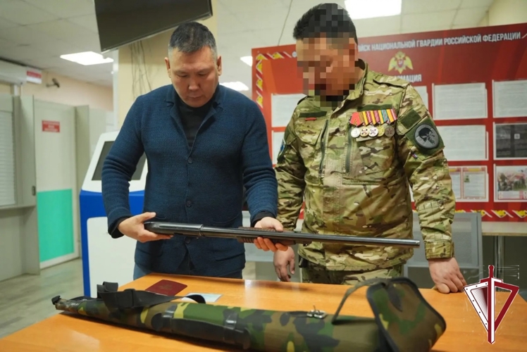 Городская администрация продолжает участвовать в акции «Сдай оружие на СВО»