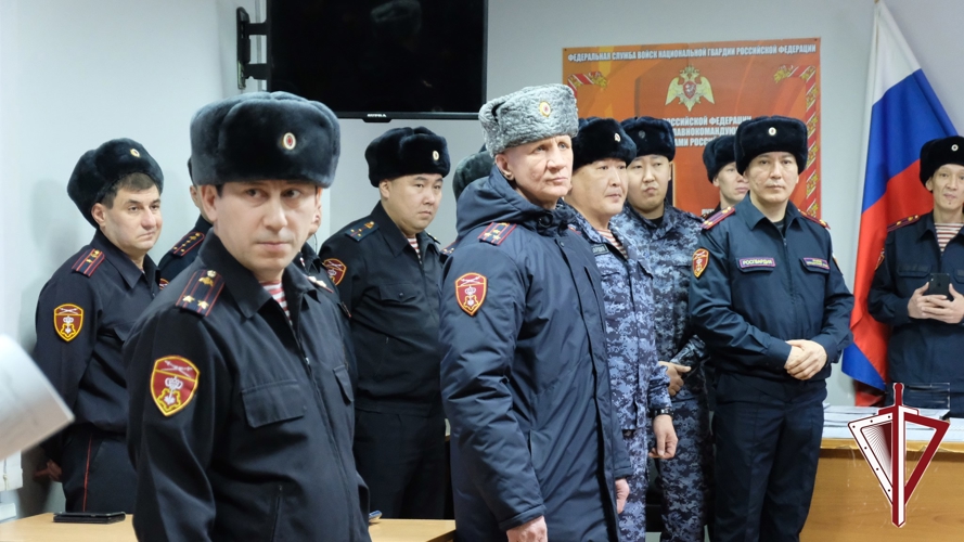 В Якутском ОВО прошел показной инструктаж заступающей смены нарядов
