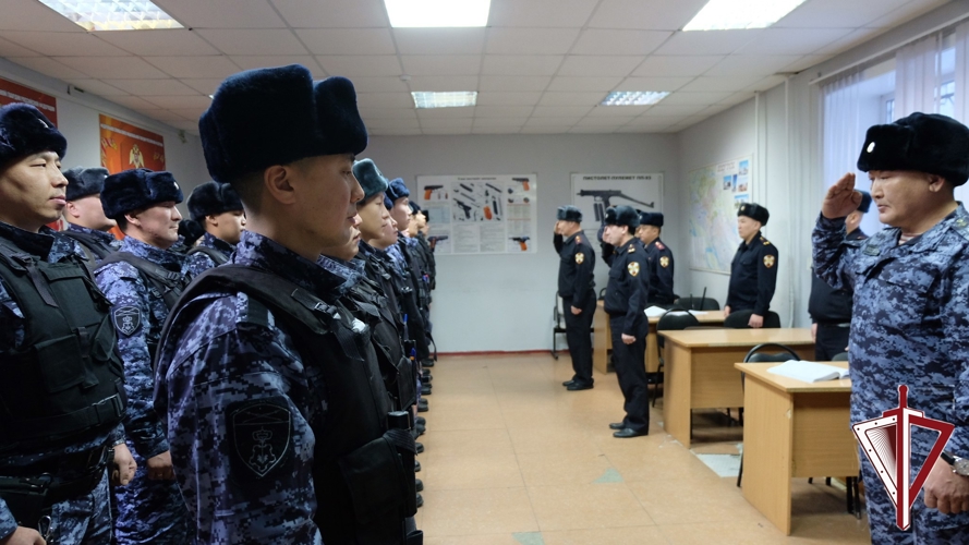 В Якутском ОВО прошел показной инструктаж заступающей смены нарядов