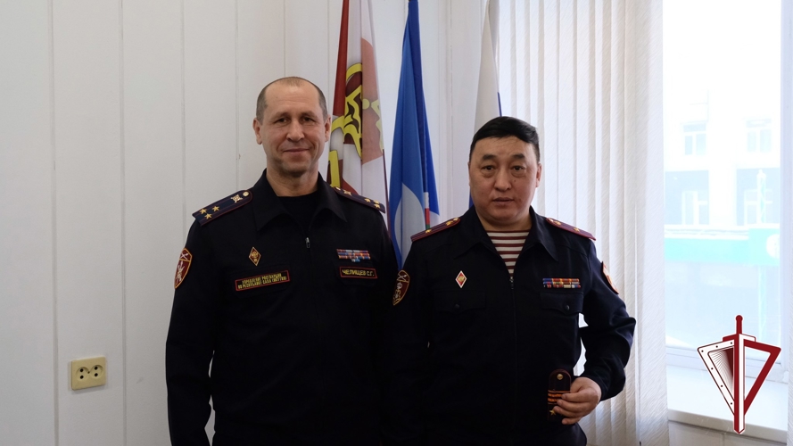 Сергей Челищев вручил кубки победителям - лучшим филиалам вневедомственной охраны Росгвардии