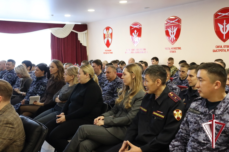 В территориальном Управлении Росгвардии поздравили защитников Отечества 