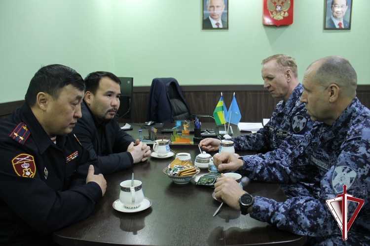 Начальник Управления Росгвардии по Республике Саха (Якутия) провёл рабочие встречи в Вилюйской группе районов