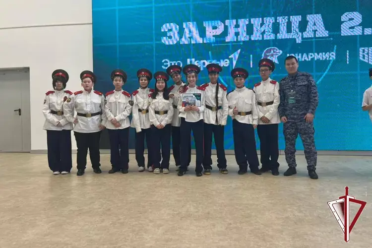 Сотрудник Росгвардии выступил судьей на школьном этапе «Зарницы 2.0» в Якутске 