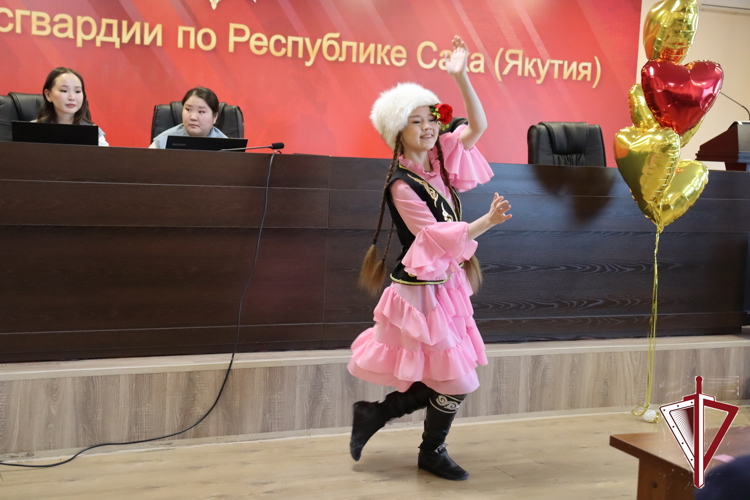 В Якутске в Управлении Росгвардии поздравили женщин с наступающим праздником 8 Марта