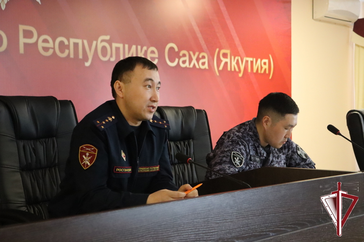 В Якутске Росгвардия разъяснила субъектам ТЭК и частным охранным организациям вопросы получения боевого оружия