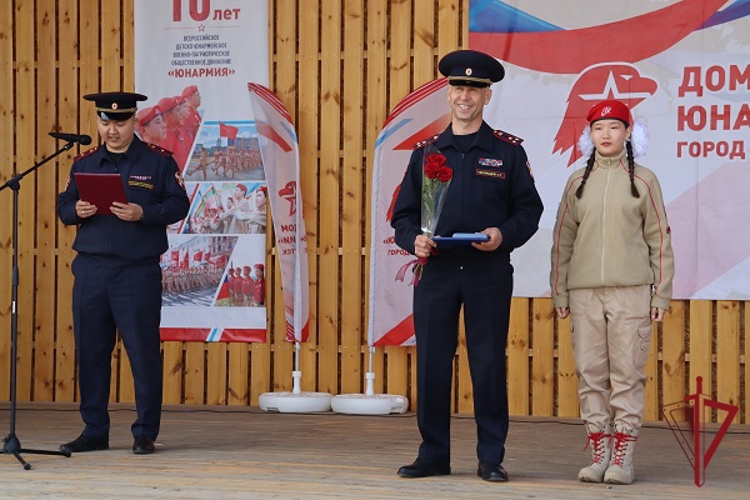 В Якутске с участием Росгвардии отметили 10-летие Всероссийского движения «Юнармия»