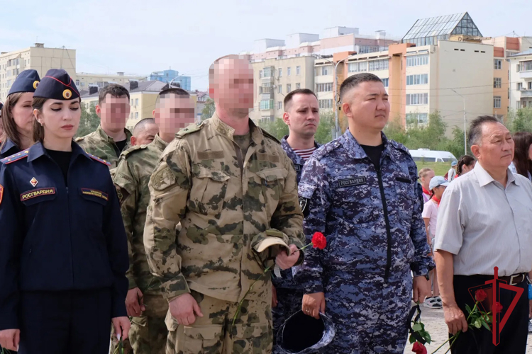 Росгвардейцы присоединились к мероприятиям Дня памяти и скорби в Якутске
