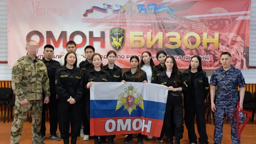 ОМОН «Бизон» провел день открытых дверей для студентов юридического колледжа