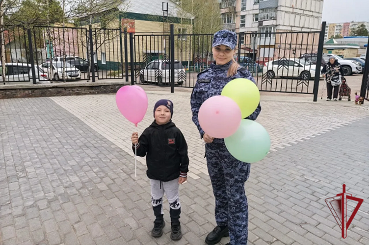 Вневедомственная охрана в Якутии поддержала акцию «Росгвардия на страже детства»