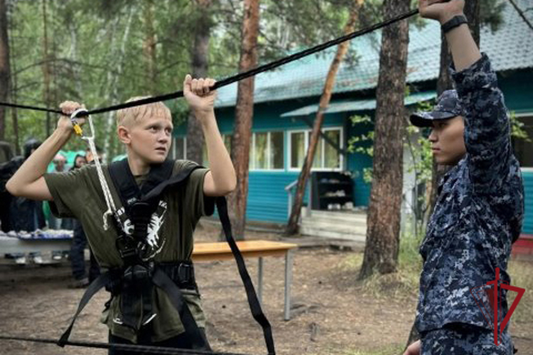 Росгвардейский день прошел для участников военизированной игры "Путь Росомахи" 