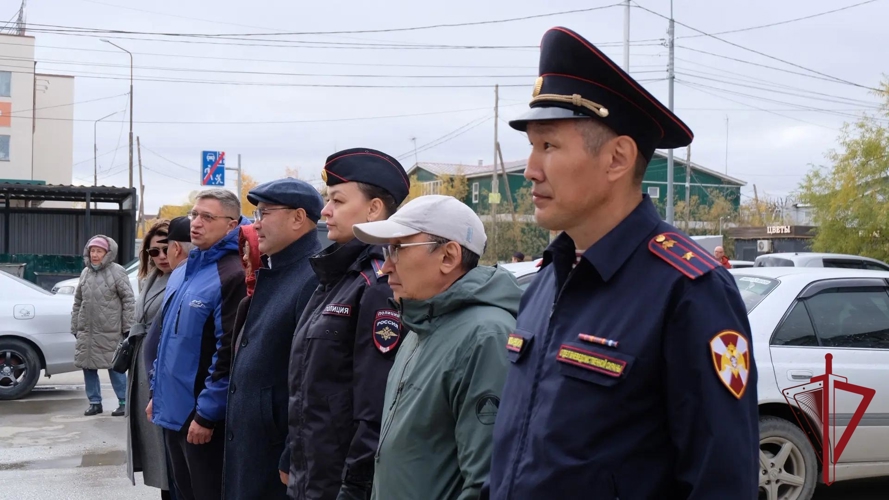 В Якутске в день 104-летия росгвардейцы поздравили ветерана Великой Отечественной войны Семена Колтовского