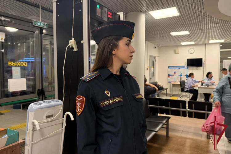 Росгвардейцы в Якутии участвуют в Едином дне голосования