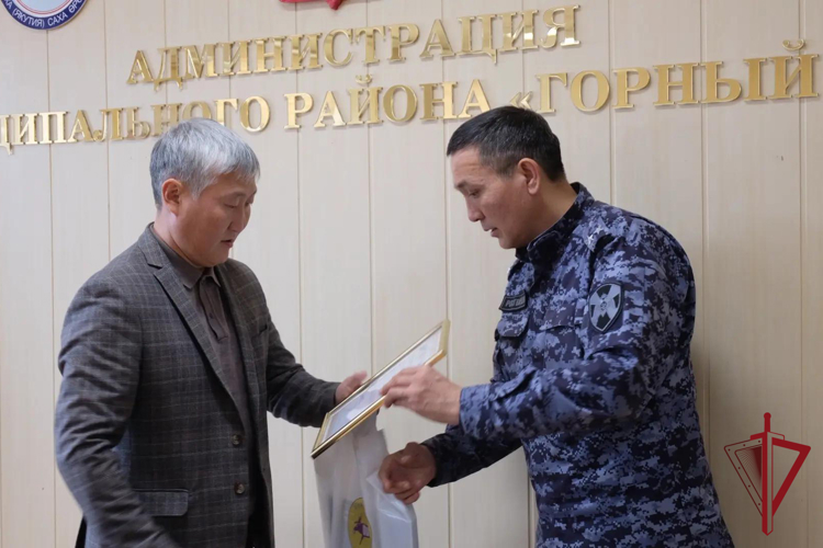 Руководство ЯОВО Росгвардии и глава Горного улуса в ходе рабочей встречи обсудили вопросы взаимодействия